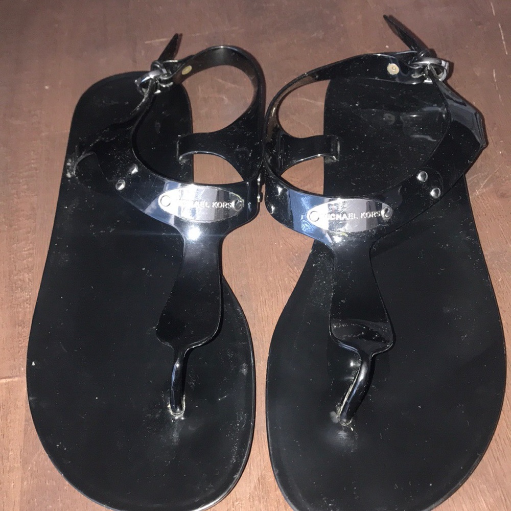 Michael KORS Sandler’s fits size  8 1/2 - 9